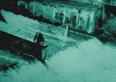 Historischer Lachsfang am Kinzigwehr in Willstätt