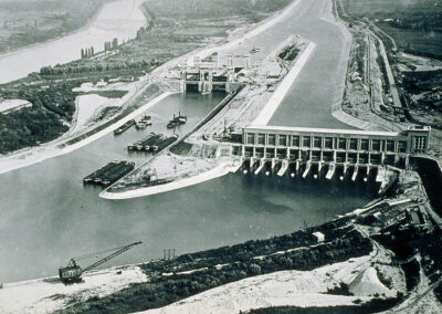 Kraftwerk und Schleusen der Staustufe Kembs im Jahr 1932