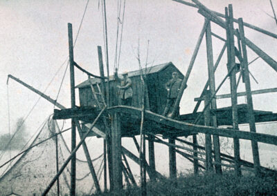 Salmenwaage im Hochrhein bei Grenzach um 1930