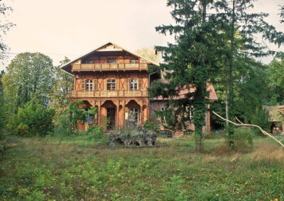 Verwaltungsgebäude der ehemaligen Fischzuchtanstalt Hüningen im Jahr 2010